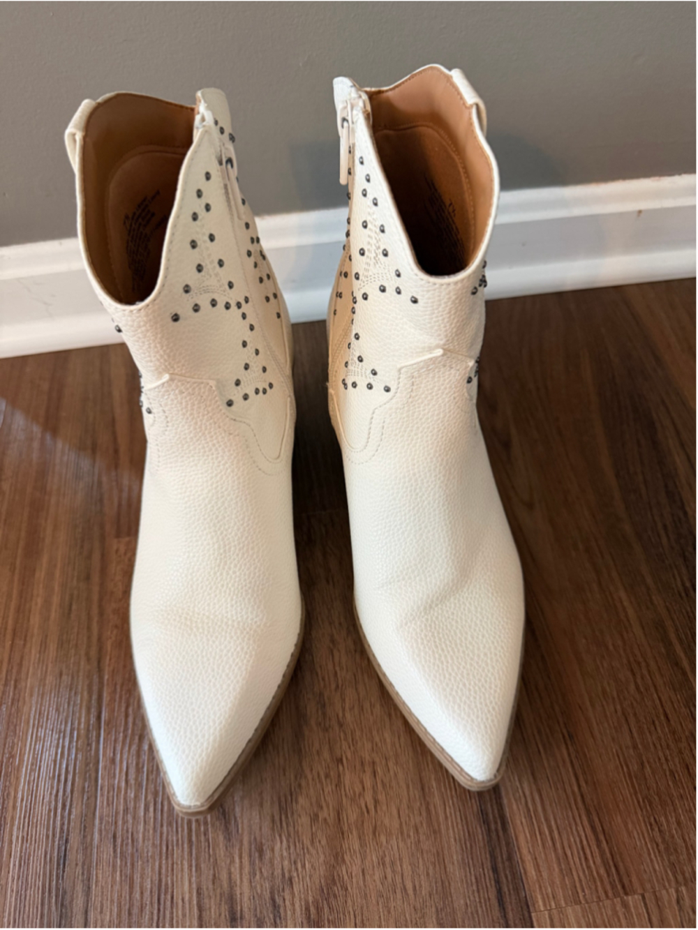 Women's White Studded Western Ankle Boots Size 7.5 - Picture 4 of 8